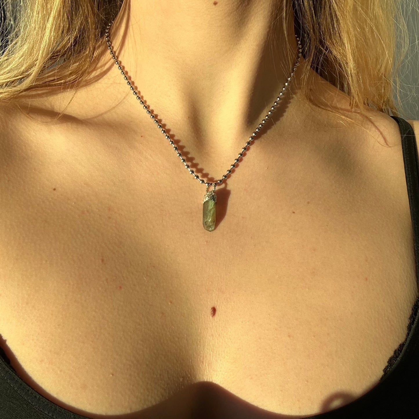 LABRADORITE PENDANT WITH CHAIN - 1