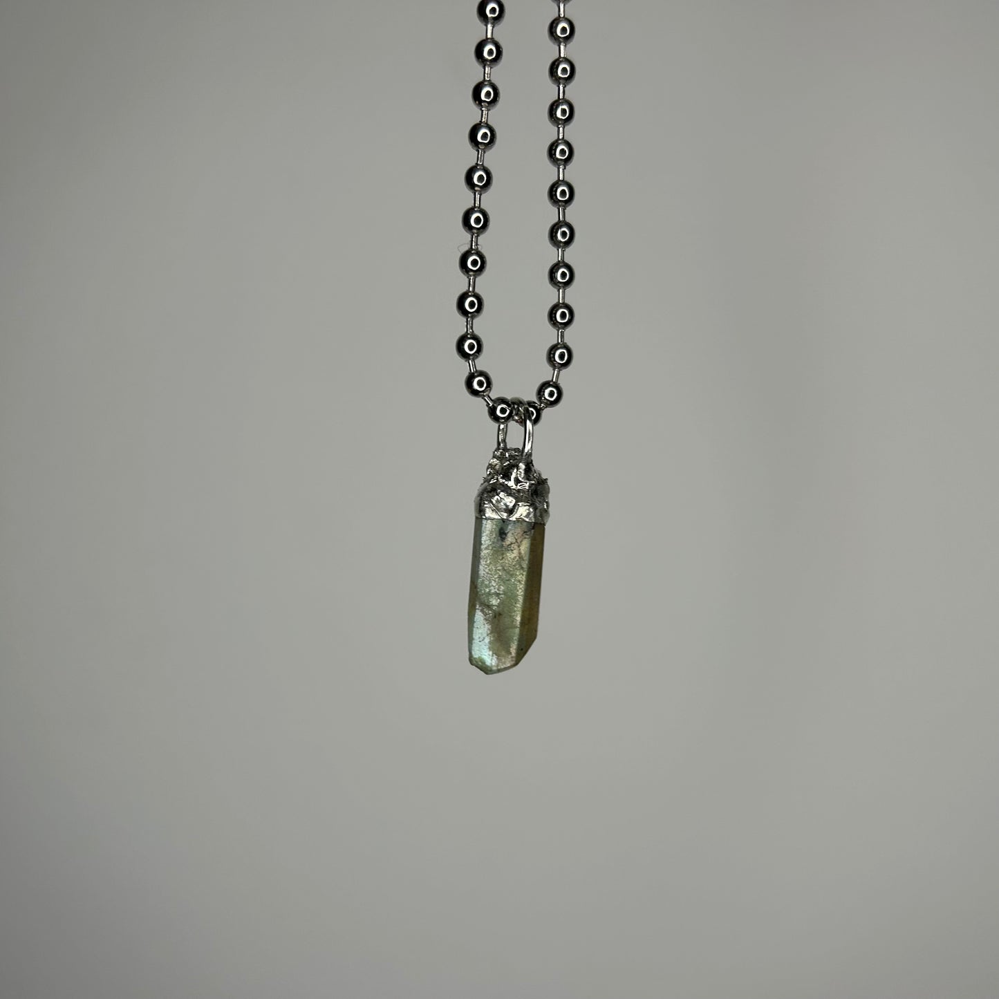 LABRADORITE PENDANT WITH CHAIN - 1