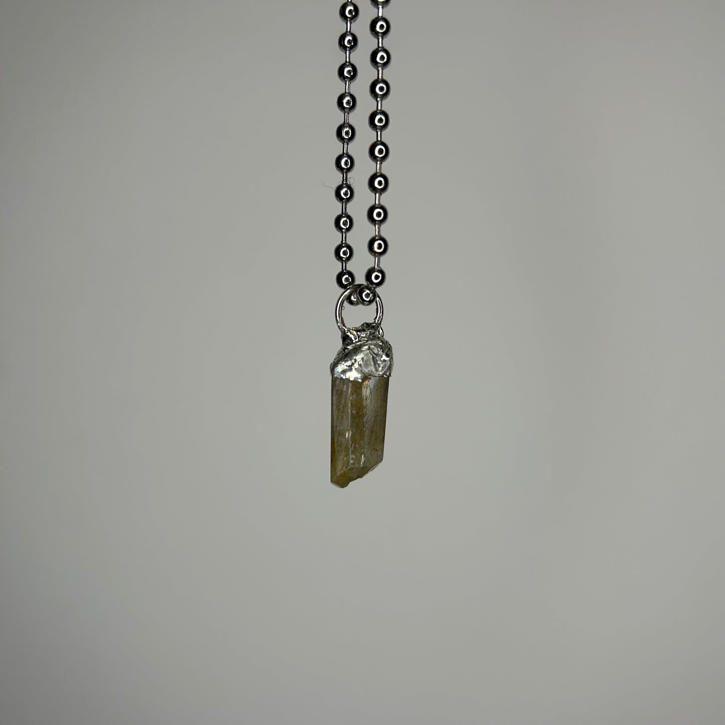 LABRADORITE PENDANT WITH CHAIN - 1