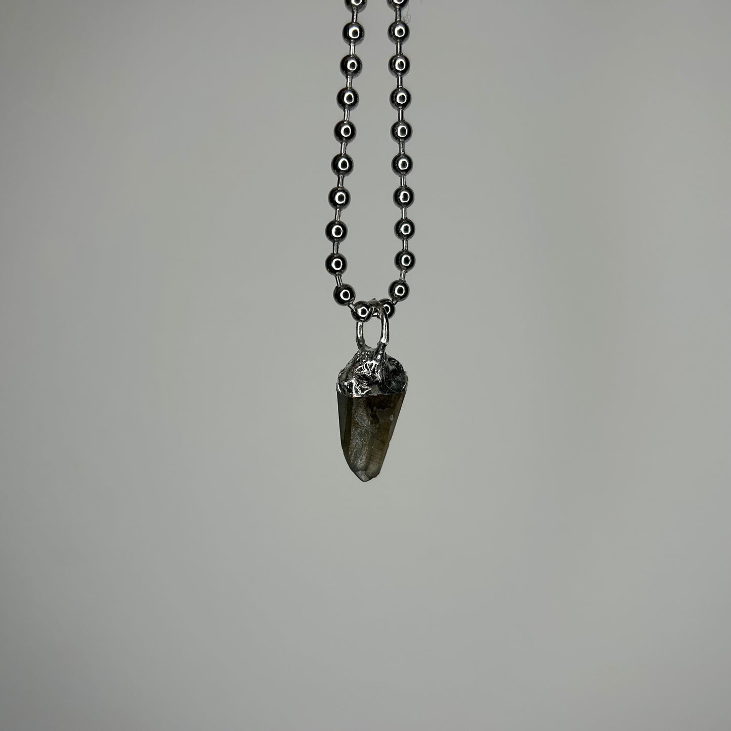 LABRADORITE PENDANT WITH CHAIN - 2