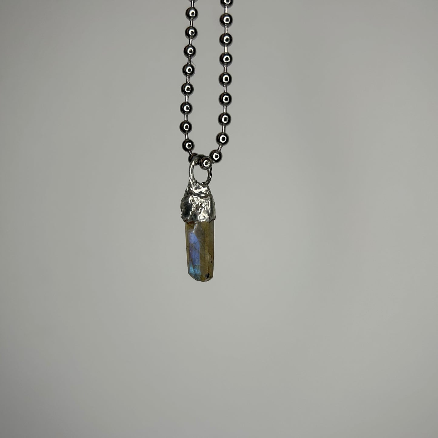 LABRADORITE PENDANT WITH CHAIN - 3