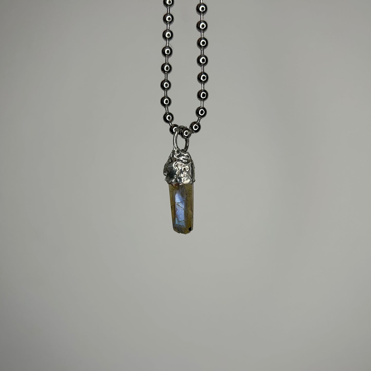 LABRADORITE PENDANT WITH CHAIN - 3