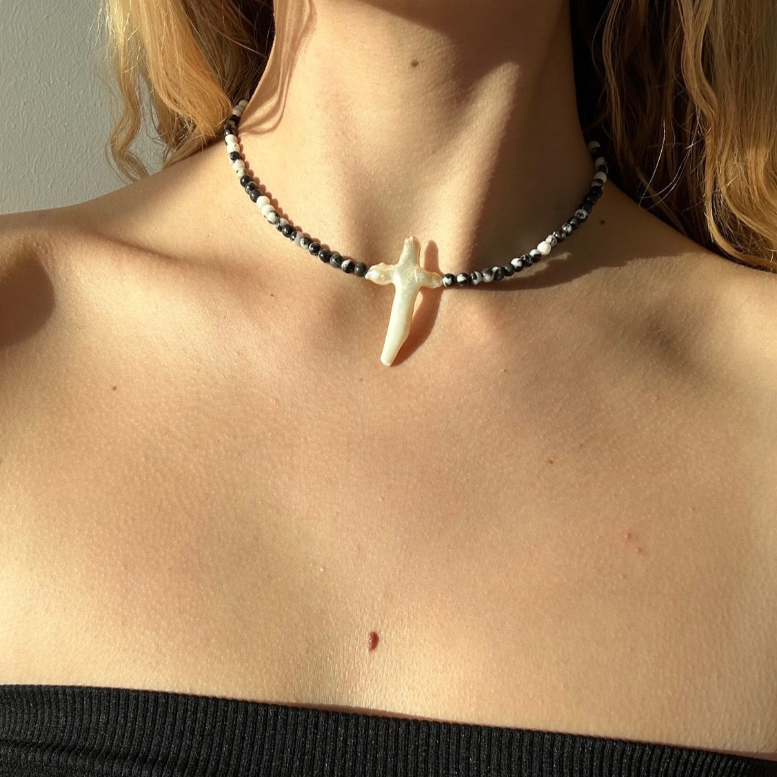 MEXICAN JASPER PEARL CROSS CHOKER