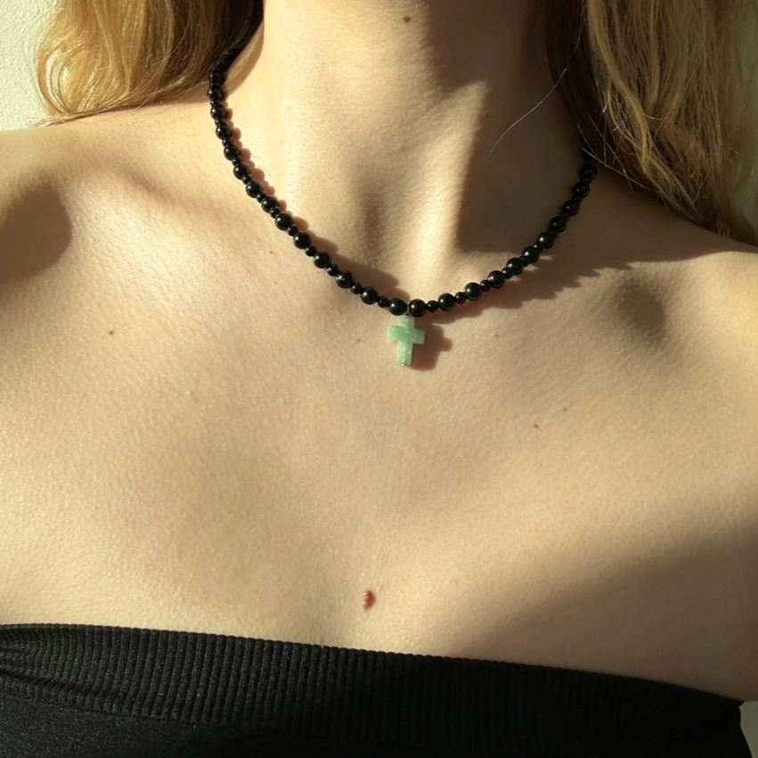 GREEN AVENTURINE AND ONYX NECKLACE